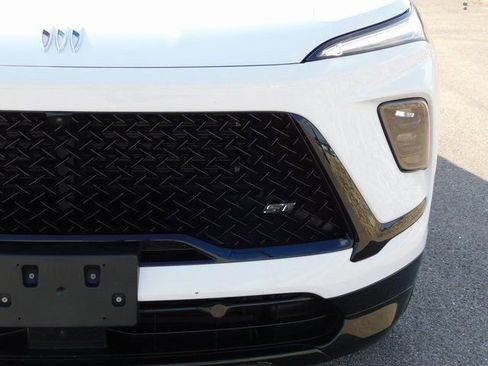 Used 2025 Buick Enclave Sport Touring image 9