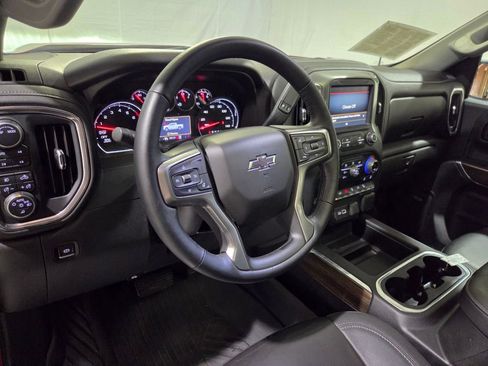 Used 2021 Chevrolet Silverado 1500 LT Trail Boss w/ Convenience Package II AWD/4WD image 5