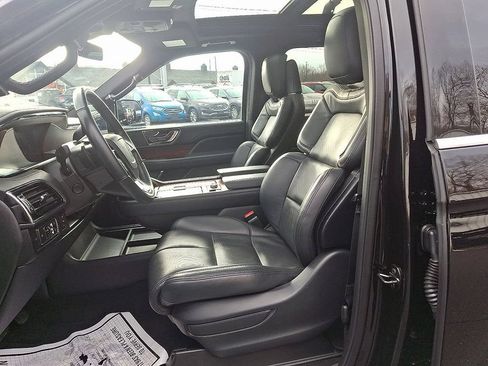 Used 2022 Lincoln Navigator Reserve AWD/4WD image 16