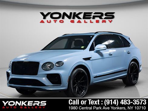 Used 2021 Bentley Bentayga image 2