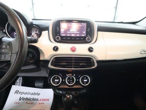 Used 2017 FIAT 500X Lounge w/ Advanced Safety Package FWD image 13