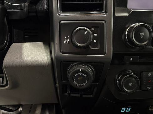Used 2017 Ford F150 XLT w/ Equipment Group 302A Luxury AWD/4WD image 23
