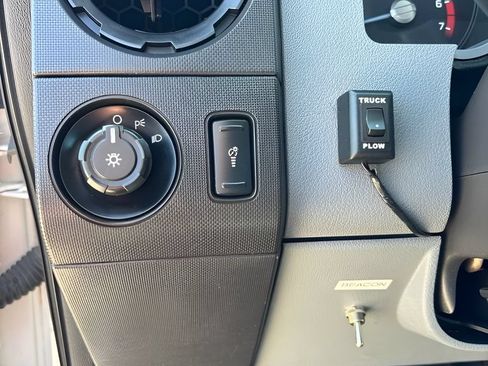 Used 2016 Ford F250 XL w/ Power Equipment Group AWD/4WD image 12