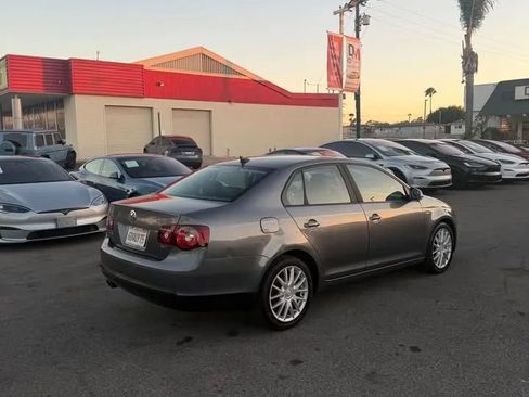 Used 2008 Volkswagen Jetta Wolfsburg Edition FWD image 4