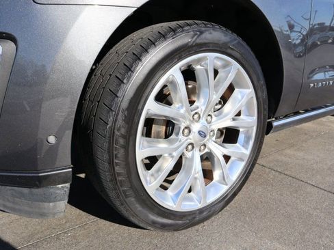 Used 2019 Ford Expedition Platinum image 8