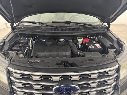 Used 2016 Ford Explorer Limited w/ Equipment Group 301A FWD image 12