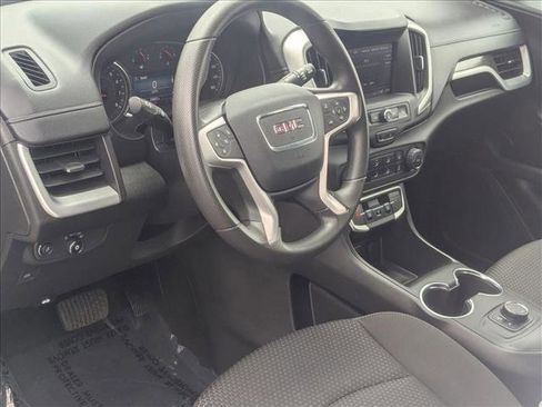 Used 2024 GMC Terrain SLE image 10