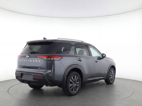 Used 2024 Nissan Pathfinder SV image 9