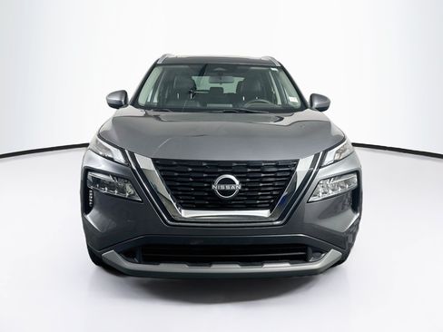 Used 2023 Nissan Rogue SV w/ SV Premium B Package FWD image 2