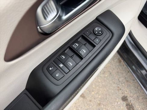 Used 2023 Chrysler Voyager LX FWD image 26