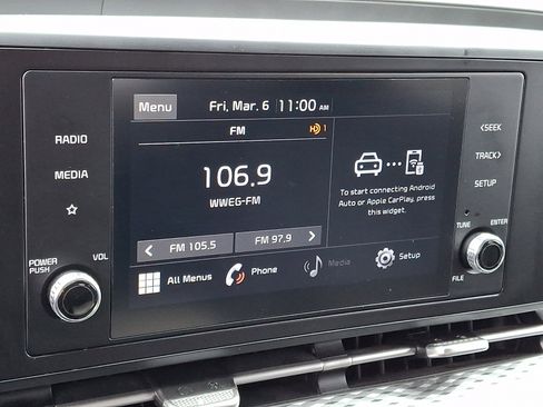 Used 2022 Kia Carnival LX image 17