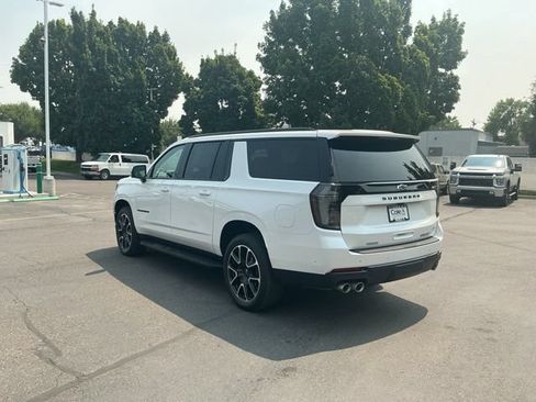 Used 2025 Chevrolet Suburban RST w/ Comfort Package AWD/4WD image 6