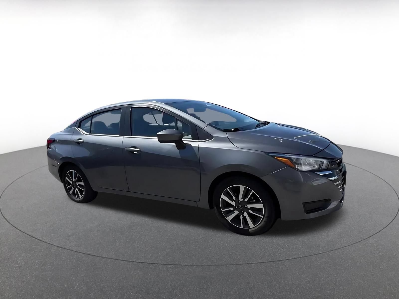 Used 2025 Nissan Versa SV FWD image 2