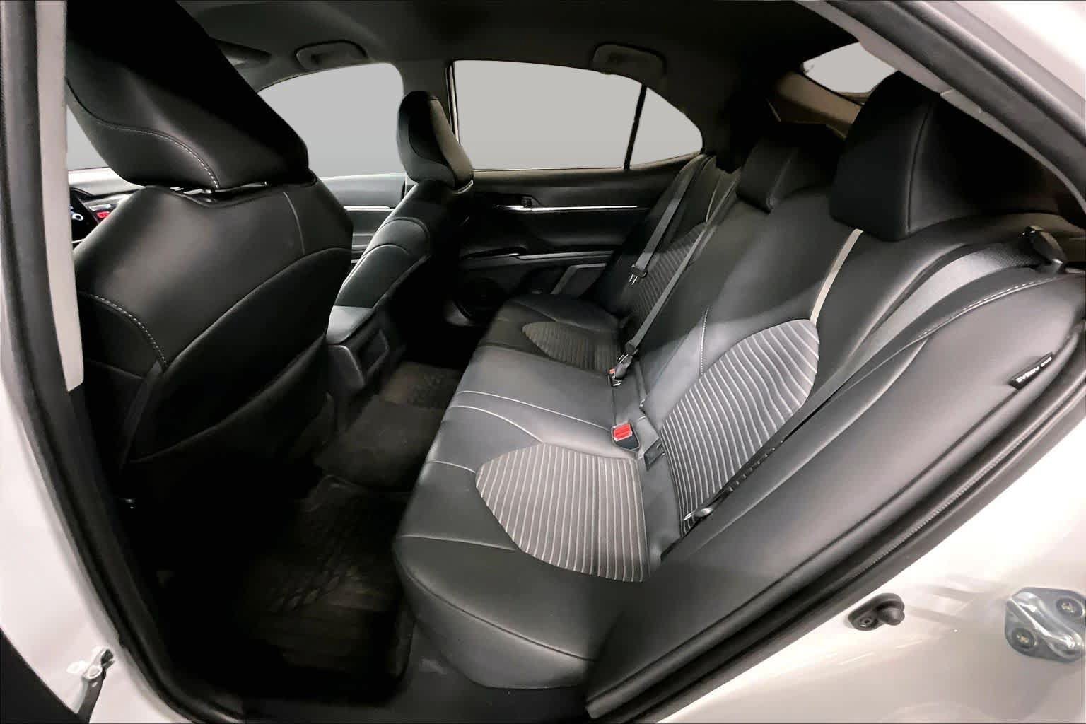 Used 2024 Toyota Camry SE FWD image 19