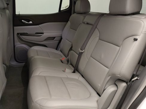 Used 2023 GMC Acadia SLT image 18