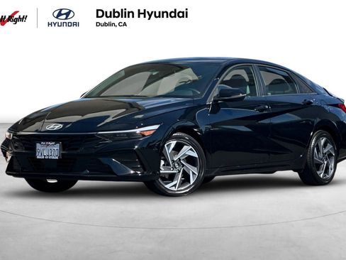 Certified 2025 Hyundai Elantra Limited image 1