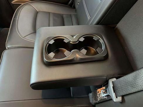 Used 2022 GMC Canyon Denali image 13