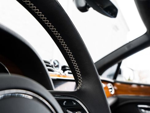 Certified 2023 Bentley Bentayga AWD/4WD image 32