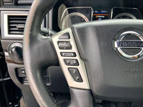 Used 2019 Nissan Titan SV w/ SV Convenience Package image 22