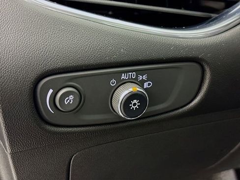 Used 2016 Chevrolet Malibu Premier w/ Driver Confidence Package II image 10