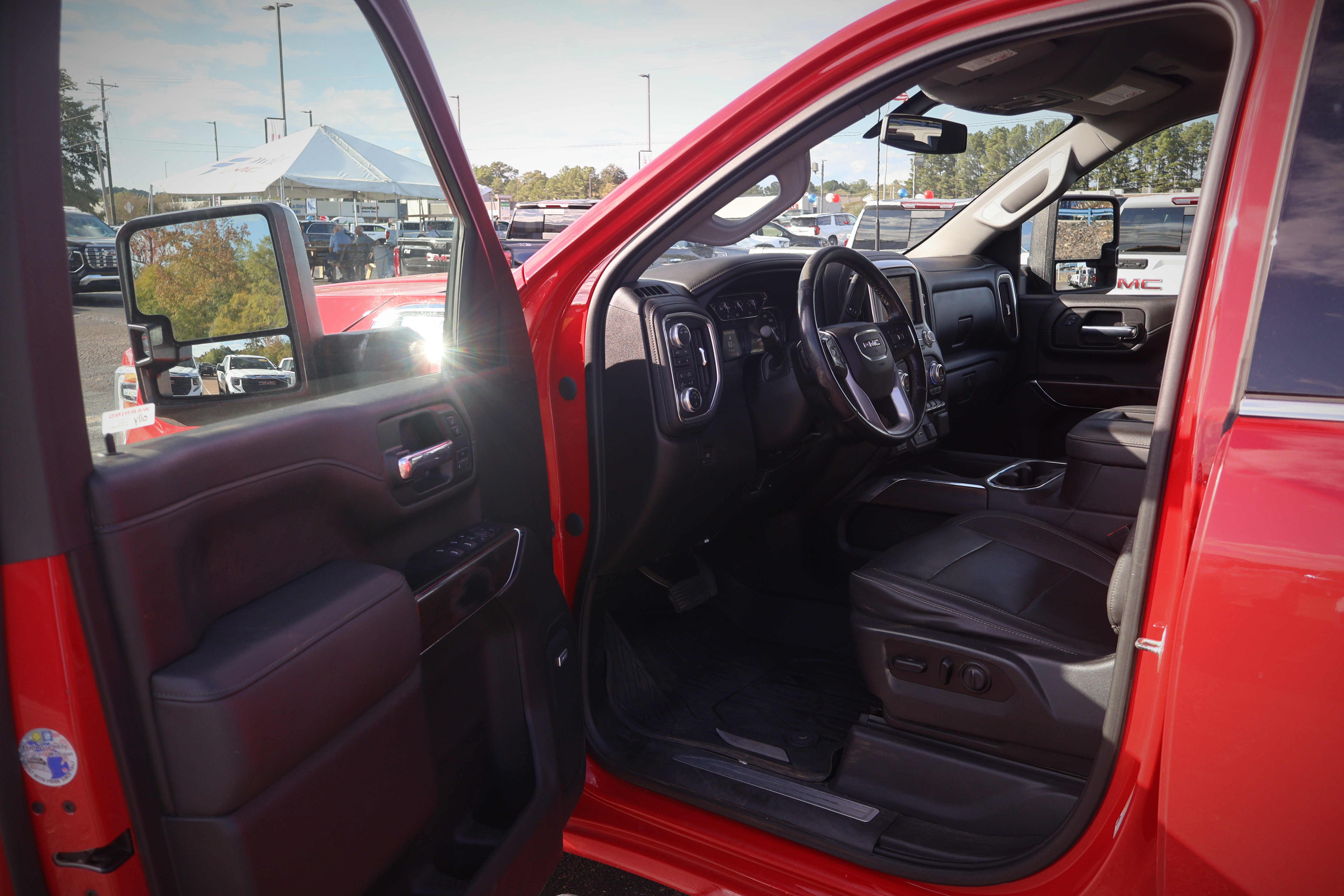 Used 2021 GMC Sierra 2500 SLT w/ SLT Premium Package AWD/4WD image 6