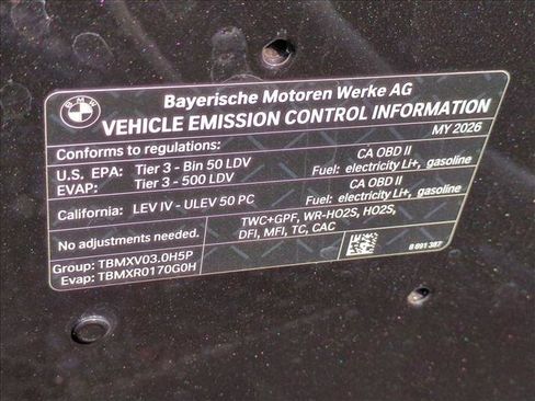 Certified 2026 BMW 550e xDrive w/ Premium Package image 28