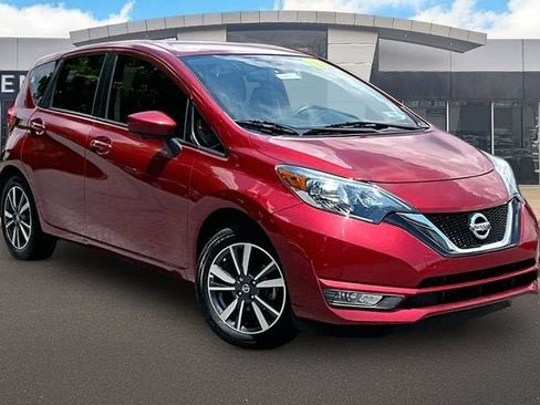 Used 2017 Nissan Versa Note FWD image 11