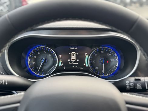 New 2026 Chrysler Pacifica Limited w/ S Appearance Package image 21