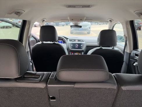 Used 2024 Volkswagen Tiguan SE image 15