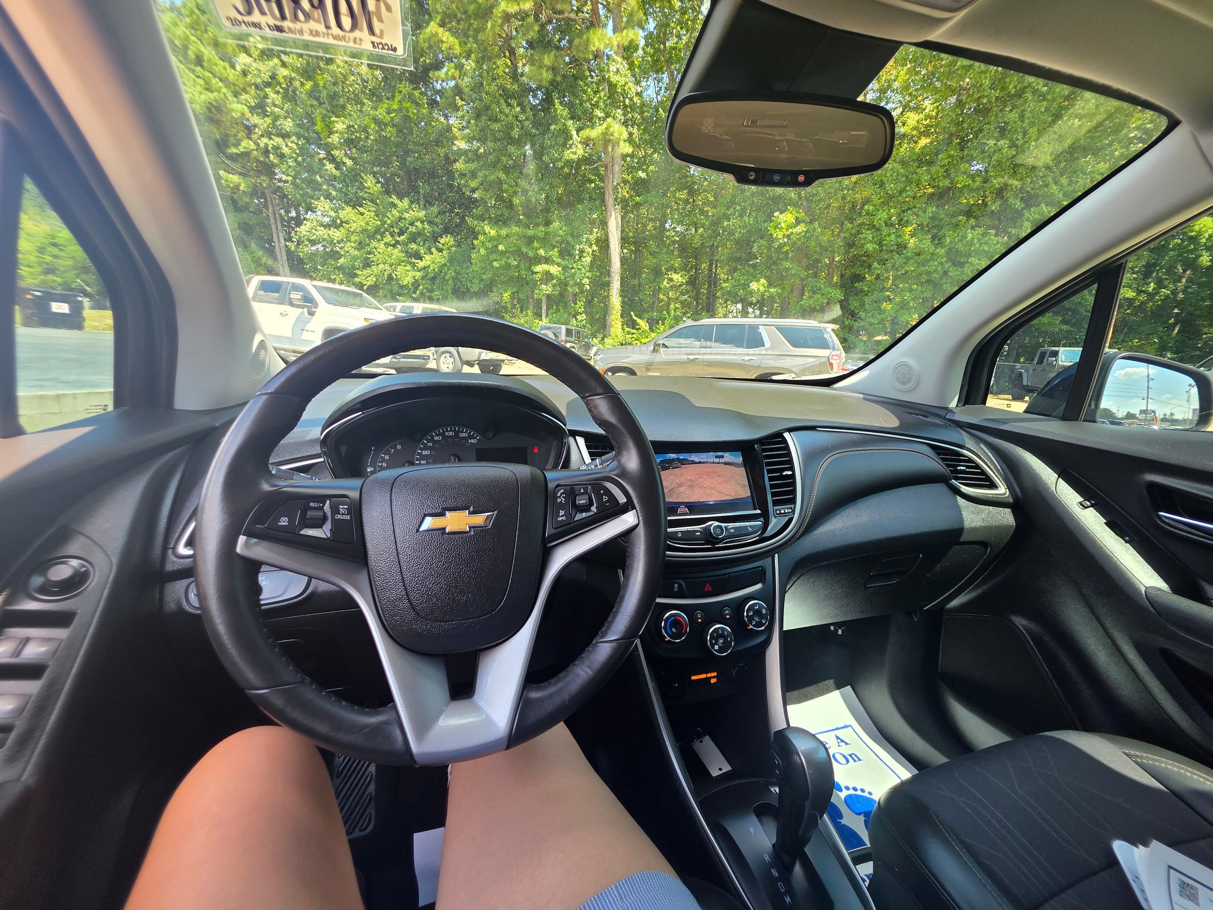Used 2020 Chevrolet Trax LT w/ LT Convenience Package FWD image 8