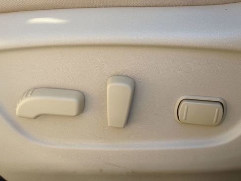 Used 2017 Nissan Rogue SV w/ SV Premium Package image 20