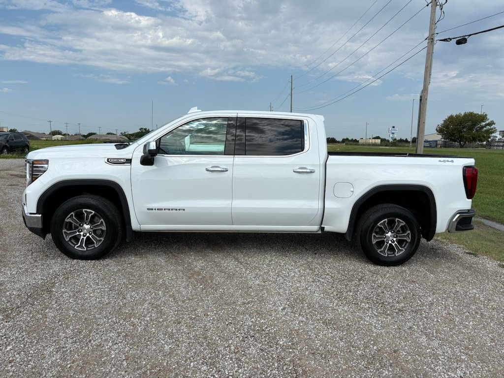Used 2025 GMC Sierra 1500 SLT AWD/4WD image 8