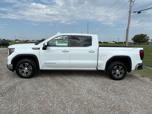 Used 2025 GMC Sierra 1500 SLT AWD/4WD image 8