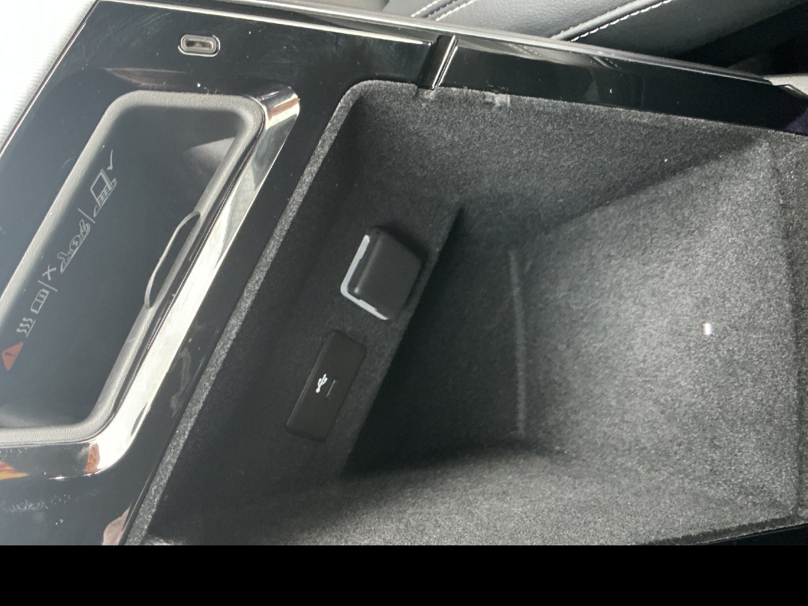 Certified 2024 Cadillac Lyriq Tech AWD/4WD image 27