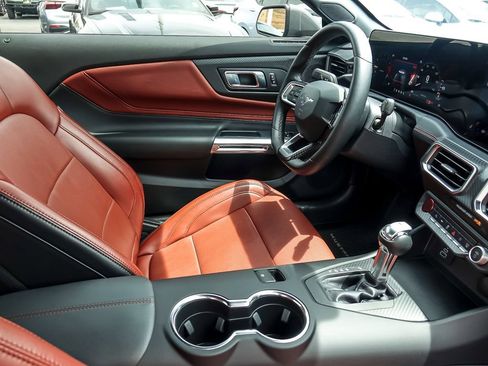 Used 2025 Ford Mustang Premium RWD image 24