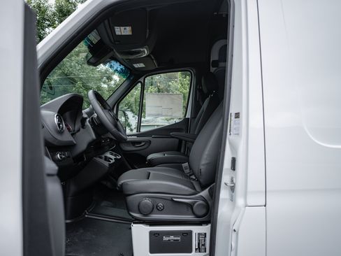 New 2026 Mercedes-Benz Sprinter 2500 image 19