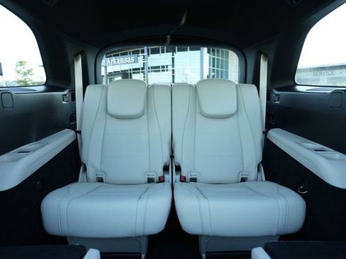 Certified 2025 Mercedes-Benz GLS 450 4MATIC w/ AMG Line Exterior image 37