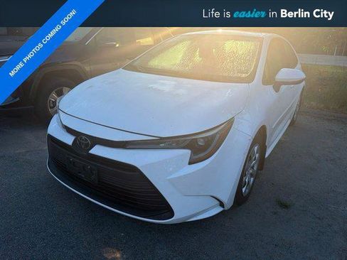 Certified 2024 Toyota Corolla LE FWD image 1