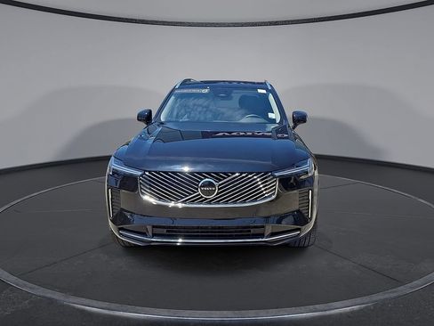 Certified 2026 Volvo XC90 B6 Plus AWD/4WD image 4