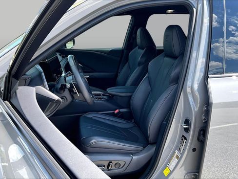 Used 2024 Lexus TX 500h AWD w/ Technology Package image 8