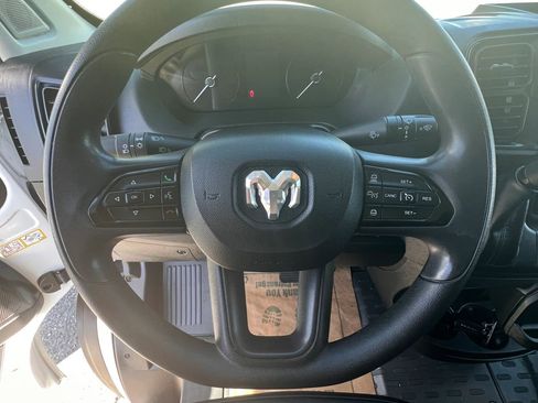 Used 2024 RAM ProMaster 2500 w/ Convenience Group FWD image 12