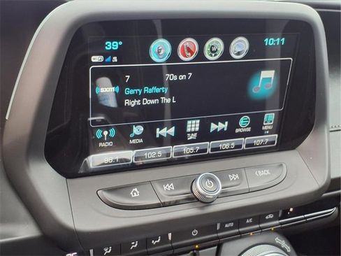 Used 2017 Chevrolet Camaro LT w/ Technology Package image 5