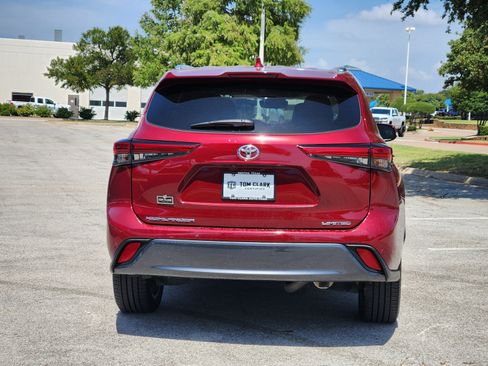 Used 2021 Toyota Highlander Limited FWD image 34