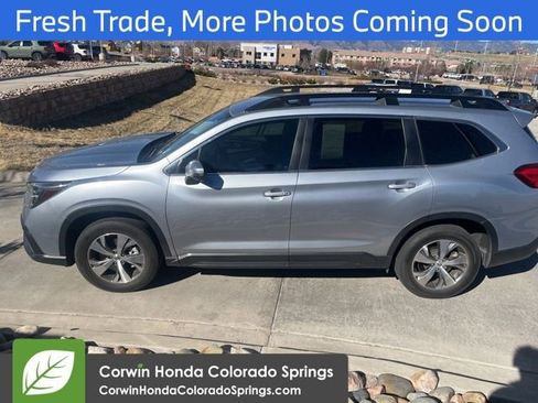 Used 2023 Subaru Ascent Premium w/ Convenience Package image 4