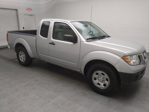 Used 2021 Nissan Frontier S RWD image 11