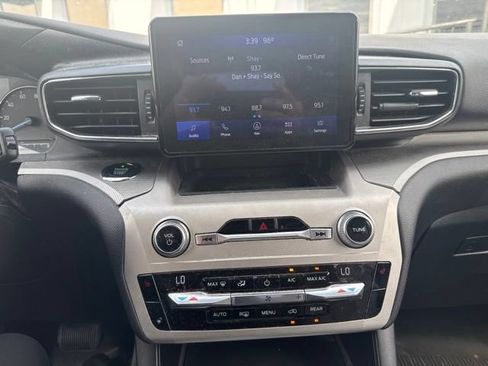 Used 2021 Ford Explorer XLT w/ Equipment Group 202A AWD/4WD image 9