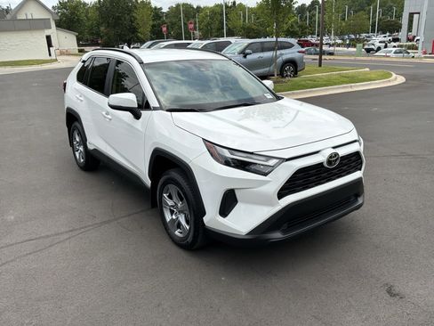 Used 2025 Toyota RAV4 LE AWD/4WD image 2