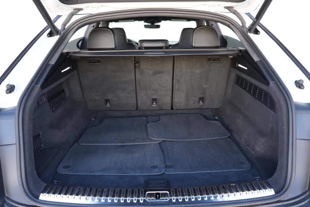 Used 2023 Audi SQ8 Prestige AWD/4WD image 24