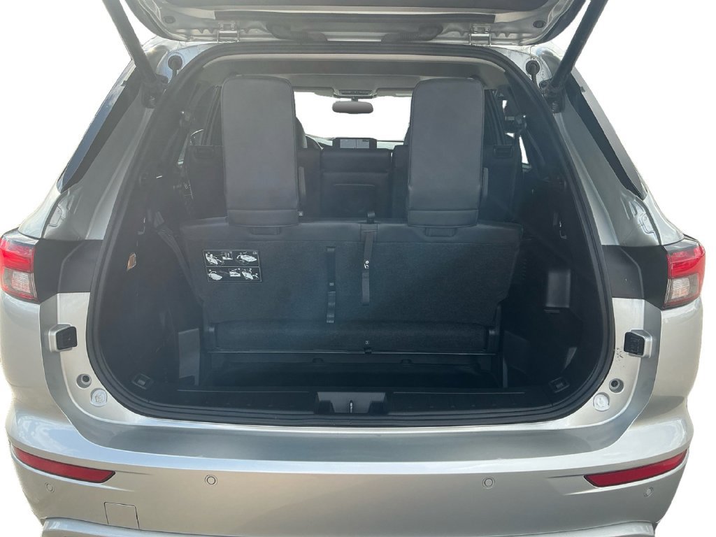 Used 2023 Mitsubishi Outlander SEL AWD/4WD image 24