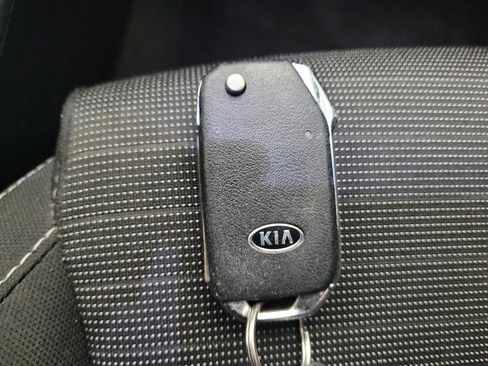 Used 2019 Kia Forte S w/ S Premium Package FWD image 32